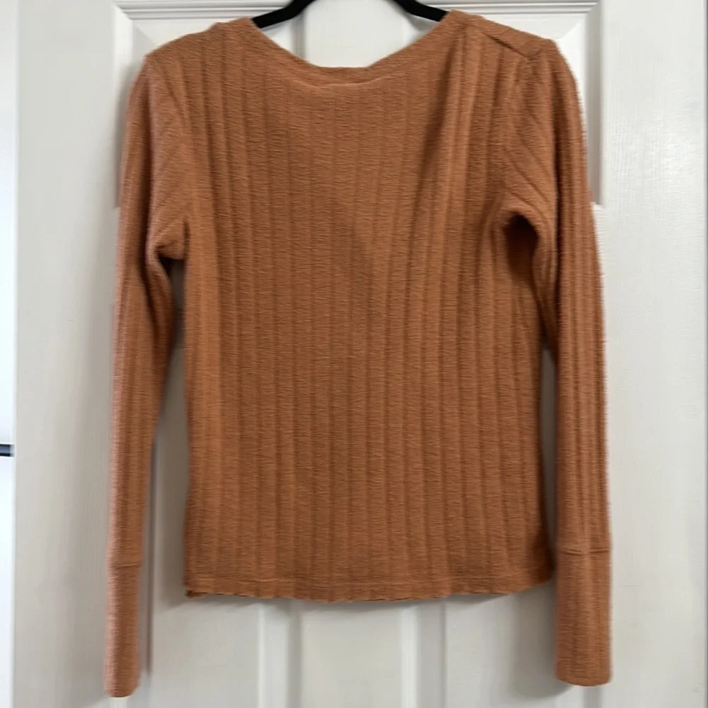 We the free by free people brown/ orange long sleeve top with button size Small - Picture 3 of 3